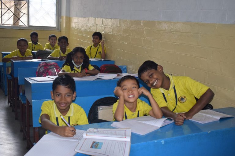 Schulkinder in Mysore